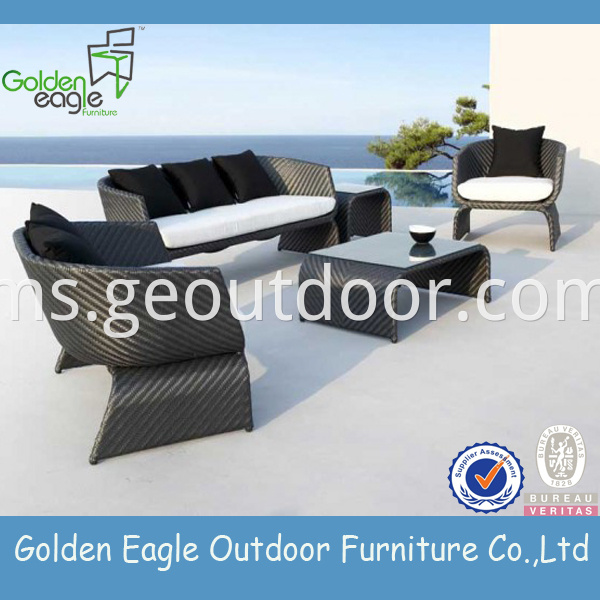 wicker outdoor furniture